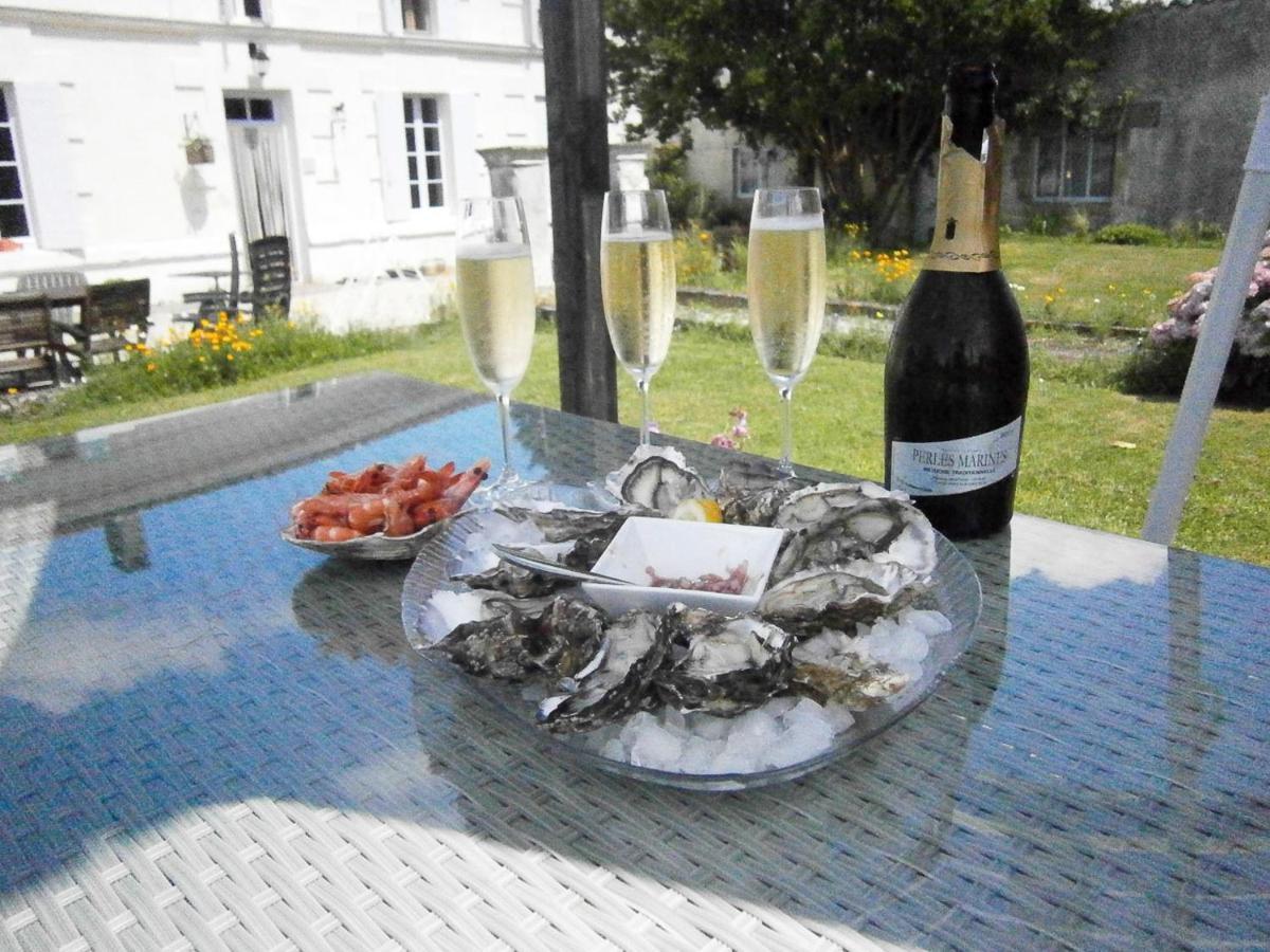 Le Charhido Bed & Breakfast Saint-Fort-sur-Gironde Екстериор снимка