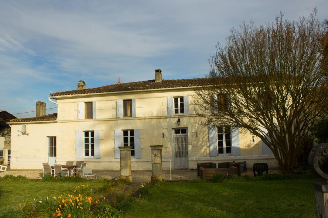 Le Charhido Bed & Breakfast Saint-Fort-sur-Gironde Екстериор снимка