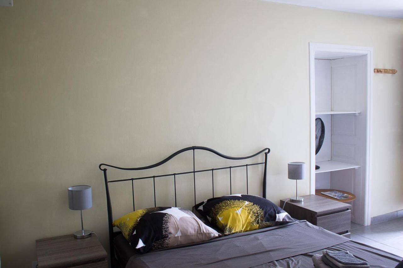 Le Charhido Bed & Breakfast Saint-Fort-sur-Gironde Екстериор снимка